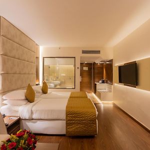 Club Grande Room King Bed